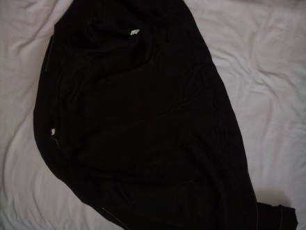Продам чёрный пиджак в отличном состоянии. Длина рукава-55, длина пиджака-51 по . . фото 3