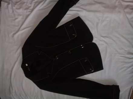 Продам чёрный пиджак в отличном состоянии. Длина рукава-55, длина пиджака-51 по . . фото 2