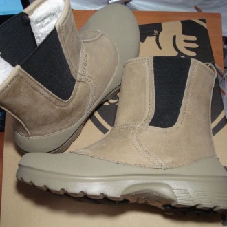 Новые мужские ботинки Crocs оригинал из USA, натуральная замша на меху.
Размер . . фото 2