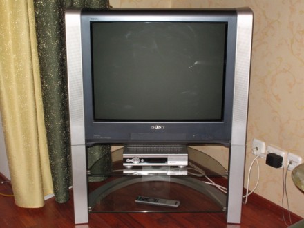 Телевизор Sony Wega Trinitron DA 29 M81 с тумбой Sony, пультом ДУ. Диагональ экр. . фото 2