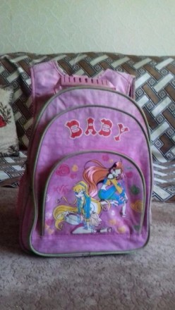 Рюкзак для девочки розового цвета с рисунком б/у, четыре отдела, рефленая спинка. . фото 2