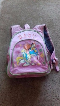 Рюкзак для девочки розового цвета с рисунком б/у, четыре отдела, рефленая спинка. . фото 3