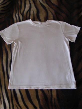 Белоснежные футболки в хорошем состоянии.Не застираны,без пятен,горловина не рас. . фото 3