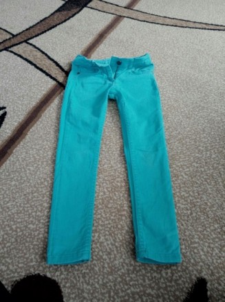 Продам джинсы на девочку на возрост 3-5лет,пару раз одеты,почти новые,без пятен,. . фото 2