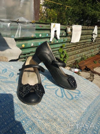 Очень красивые кожаные туфельки для девочки. Состояние отличное.за дополнительно. . фото 1