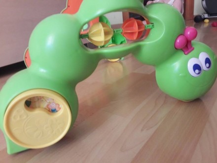 Іграшка може бути розвиваючої дугою, коли дитина лежить, і ходунками з музичною . . фото 3