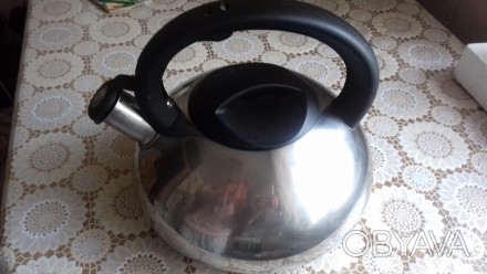 Чайник ,нержавіюча сталь зі свистком,3л-345грн,2,5л-300грн.На фото мій чайник,як. . фото 1