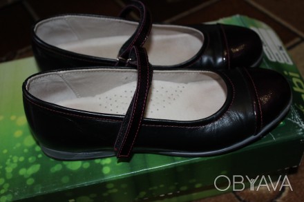 Красиві фірмові туфлі,повністю шкіряні,устілка з супінатором-23,3см,нові,взували. . фото 1
