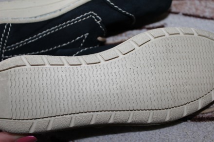 Класні фірмові туфлі,нові,мають на підошві подекуди пожовтіння(див.фото),та при . . фото 8