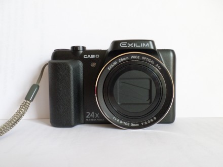 Матрица фотоаппарата: Super CCD EXR 1/2,3” - 16,5 мегапикселей
Максимальное раз. . фото 4