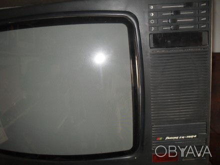 Цветной телевизор в хорошем, рабочем состоянии, 55каналов, пульт, импортный кине. . фото 1