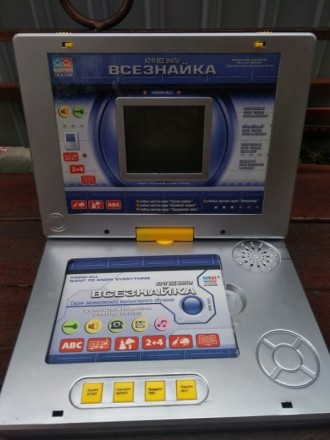 Детский компьютер, в отличном состоянии, на русском и английском языке. Не хвата. . фото 3