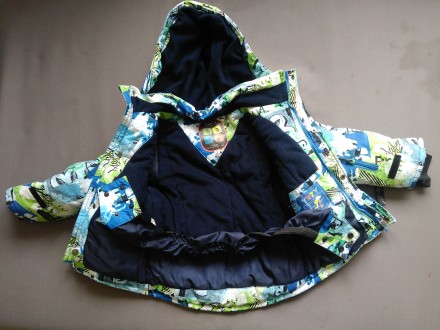 Куртка спортивна дитяча, 116 розміру, виготовлена з водостійкого матеріалу. Заст. . фото 2