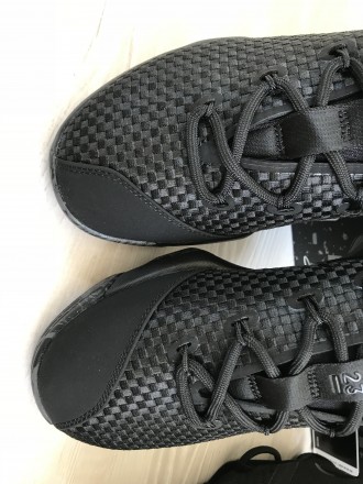 Кроссовки Nike Lebron XIV 14 Low Triple Black Dark Grey
в наличии размеры:
- U. . фото 9