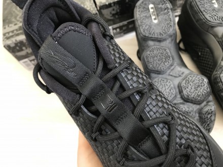 Кроссовки Nike Lebron XIV 14 Low Triple Black Dark Grey
в наличии размеры:
- U. . фото 4