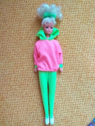 Продам куклы Барби 90 - х гг, в хорошем состоянии и аксессуары (на одной есть де. . фото 4