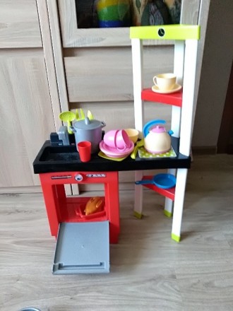 якісна іграшка кухня з дитячим посудом , все на фото. . фото 3