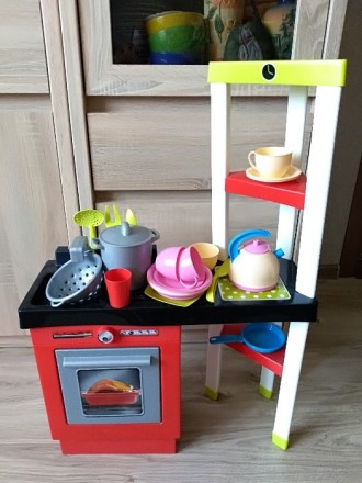 якісна іграшка кухня з дитячим посудом , все на фото. . фото 2