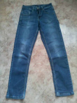 Красивые почти новые джинсы, длина 107 см, длина во внутреннему шву 82 см, пояс-. . фото 2