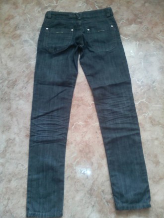 Черные джинсы в отличном состоянии. Длина брюк- 103 см, пояс-72 см, длина по вну. . фото 3