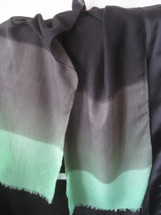 Шарф тонкий с зеленой каймой 
унисекс 
ТМ YIGGA (Германия) 
100% полиэстер 
. . фото 6