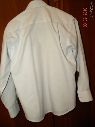 рубашка белая с длинным рукавом
 длина по спинке - 53 см.
ширина плечи -35 см
. . фото 3
