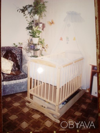 Кроватка детская деревянная качественная (ПОЛЬША). Маятниковый механизм есть. Ящ. . фото 1
