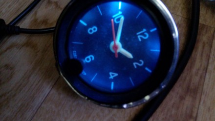 часы работают! кварцевые с диодной подсветкой (делал сам, смотрите фото!) 4 сини. . фото 3