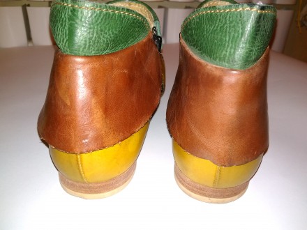 Шикарная яркая обувь от немецкого бренда Rovers .
Пошита вручную в Испании.
В . . фото 8