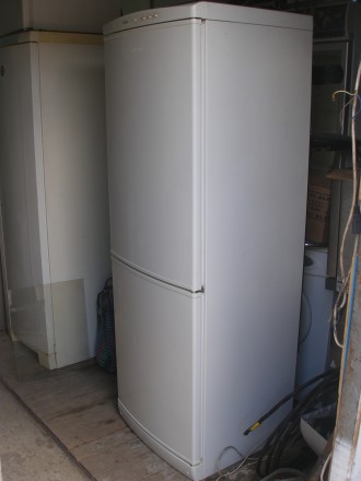 Холодильник в отличном состоянии, габариты - 180х60х60, морозилка внизу на  3 от. . фото 2