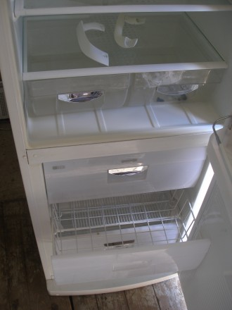 Холодильник в отличном состоянии, габариты - 180х60х60, морозилка внизу на  3 от. . фото 4