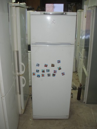Холодильник в отличном состоянии, габаритные размеры - 165х60х60, морозилка ввер. . фото 2