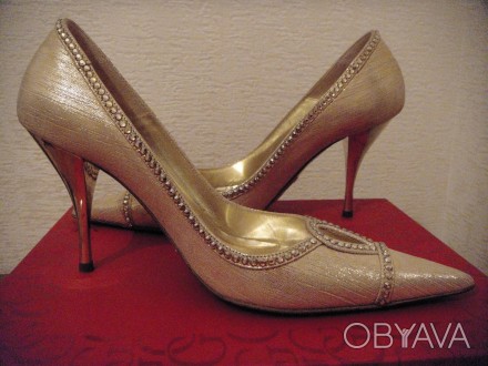Продам новые итальянские золотистые туфли LORIBLU 37 размера. Туфли очень красив. . фото 1
