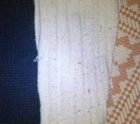 теплый свитер, дочка носила с 5 лет, поэтому со временем на рукавах появились ка. . фото 4