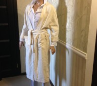 Длинное пальто молочного цвета, прямого силуэта из структурной ткани cмесового х. . фото 3