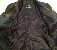 Кожаный приталенный пиджак. Размер S. Состояние хорошее на 4, слегка подтерты ма. . фото 5