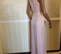 Платье длинное в пол пастельного нежно-розового цвета, с завышенной линией плеча. . фото 4