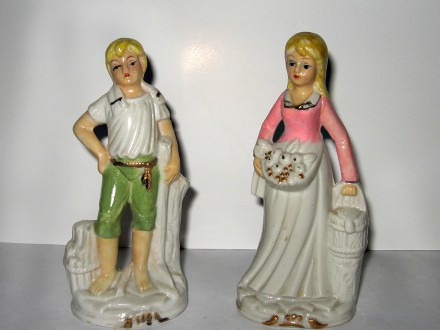 Редкая пара старинных фарфоровых статуэток "Девушка и юноша" первой половины 20-. . фото 3