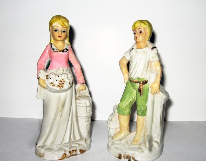 Редкая пара старинных фарфоровых статуэток "Девушка и юноша" первой половины 20-. . фото 2