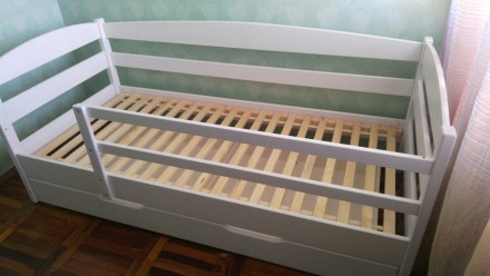 Односпальная кровать массива ольхи 

Односпальная кровать из ольхи  изготовлен. . фото 4