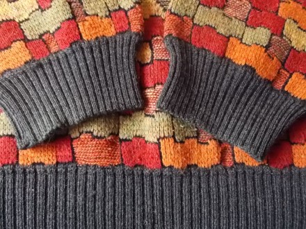 Продам большой мужской тёплый свитер XXL б/у в хорошем состоянии, есть один нюан. . фото 3