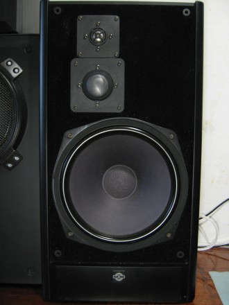 "MB QUART 720"
Шикарная акустика известной немецкой фирмы.
Великолепно звучит . . фото 8