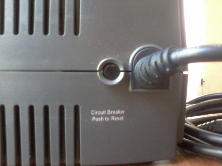 Блок бесперебойного питания APC Back-UPS ES 525.(Без батареи)
Блок полностью ра. . фото 3