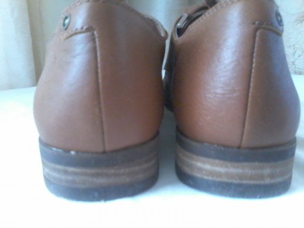 Продам кожаные туфли Indigo Collection на шнурках, невысоком каблучке. Размер 39. . фото 5
